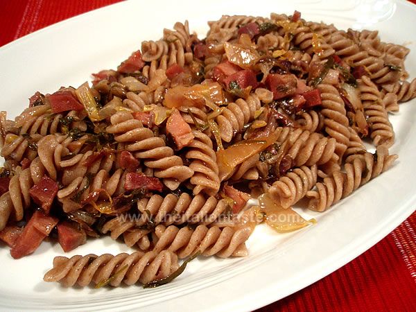 Italian pasta with radicchio and speck