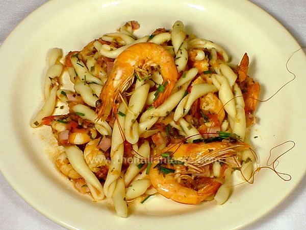 Strozzapreti con mazzancolle
e prosciutto cotto