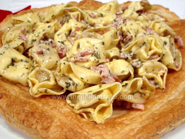 Cream & ham tortellini