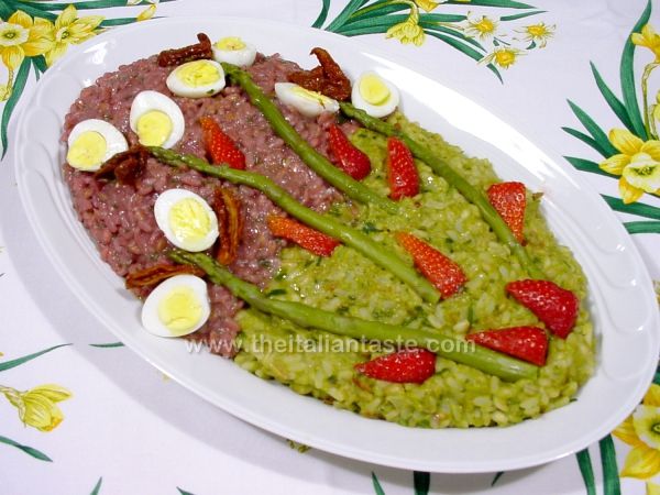 Risotto bicolore con asparagi e fragole