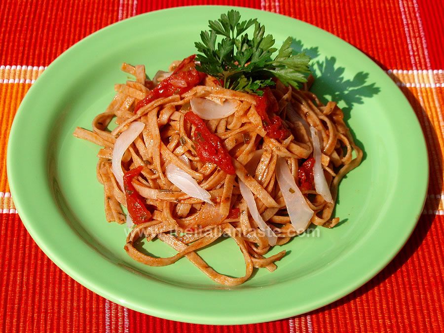 Tagliatelle con storione affumicato