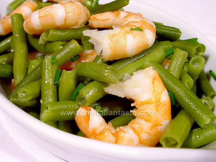 Green bean and prawn salad