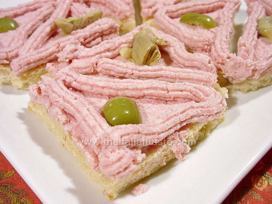 Canapés with mortadella mousse