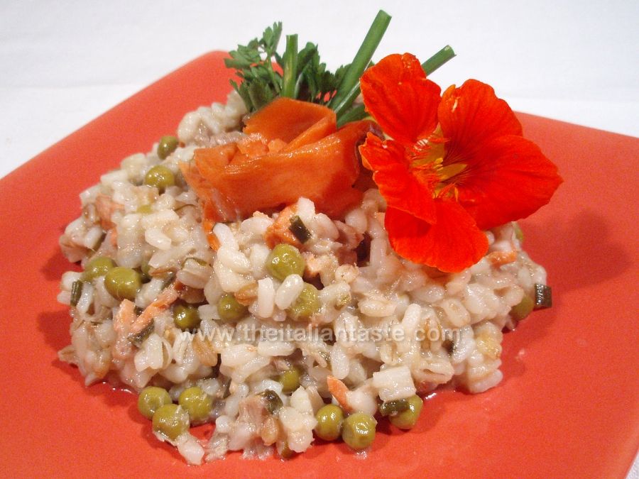 Risotto with salmon, tuna and peas